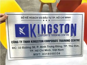 kich-thuoc-bang-ten-cong-ty-inox