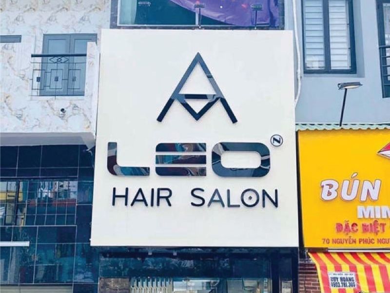 bang-hieu-hair-salon-chu-noi-mica-hien-dai