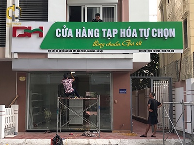 bang-hieu-cua-hang-tap-hoa-mica-chu-noi