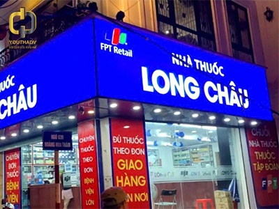 hop-den-quay-thuoc-tay-mica-chu-noi-led
