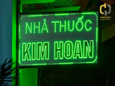 hop-den-led-nha-thuoc-mica-xuyen-sang
