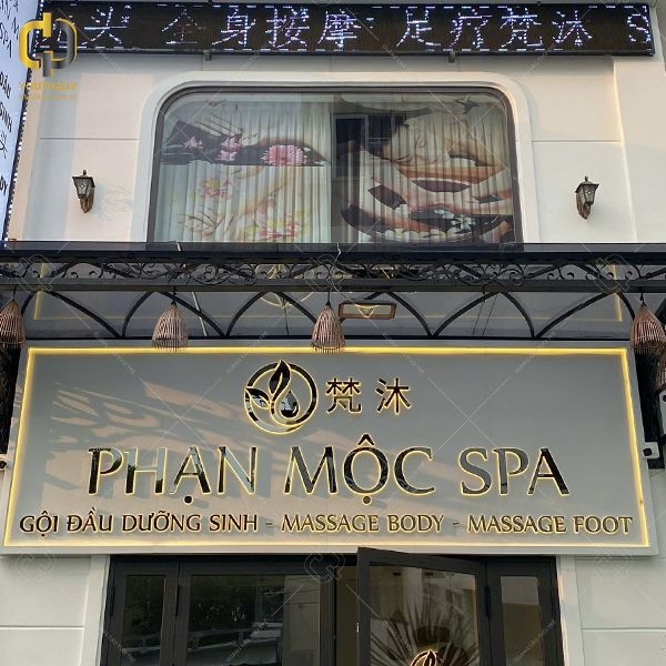 bang-hieu-mat-tien-phan-moc-spa-sang-led
